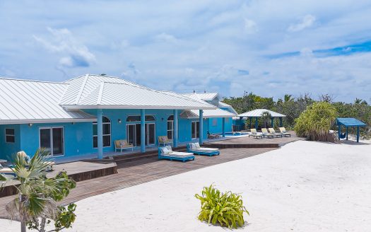 LITTLE CAYMAN BEACHFRONT HOME WITH POOL