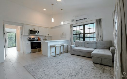 1BED CONDO WEST BAY SIENA GARDENS