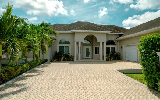 4 BEDROOM BEAUTIFUL FAMILY HOME IN SAVANNAH