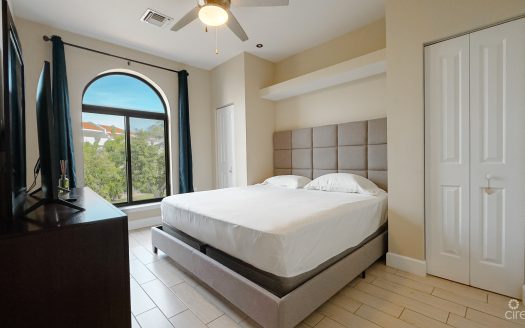 2 BEDROOM SAN SEBASTIAN TOWNHOUSE