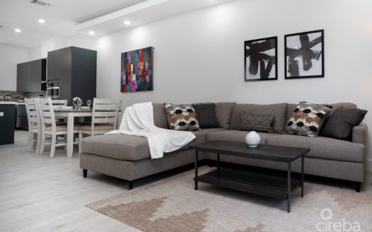 ACROSS FROM BEACH–SOUTH SOUND–3BED/3.5BATH TOWNHOUSE–FENCED YARD–THE MANTRAS