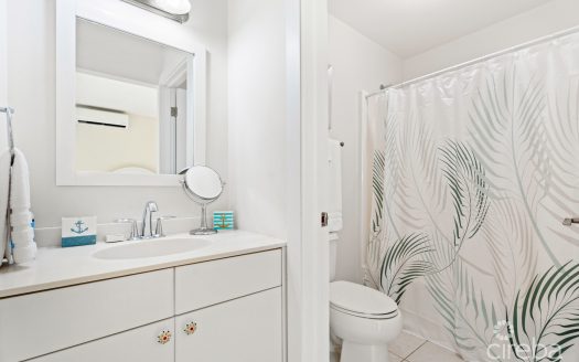 ISLAND HOUSE 15, RUM POINT BEACHFRONT TOWNHOME