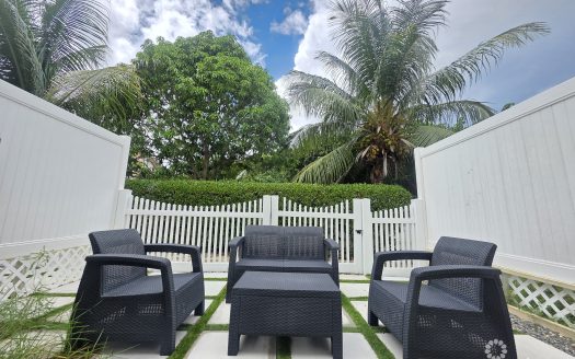 ACROSS FROM BEACH–SOUTH SOUND–3BED/3.5BATH TOWNHOUSE–FENCED YARD–THE MANTRAS