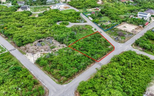 LARGE CORNER LOT .366 ACRE IN LOOKOUT GARDENS