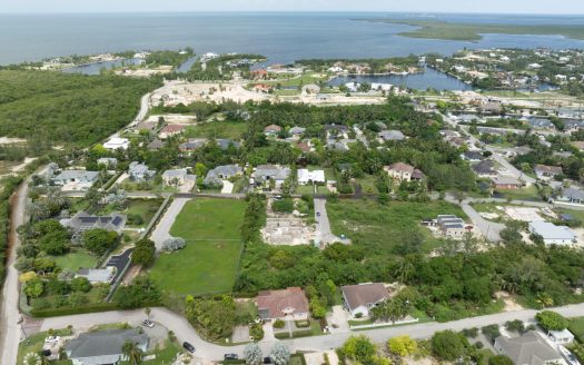 SAVANNAH HOUSE LOT CLOSE TO SUNRISE LANDING