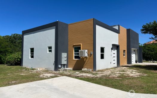 HALF DUPLEX – 2 BED/2 BATH