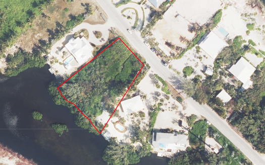 CAYMAN KAI CANAL FRONT LOT