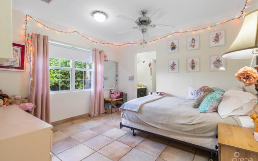 BIRCH AVE SPOTTS SINGLE FAMILY HOME W/POOL