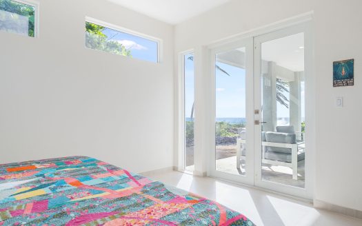 SOUTHSIDE SEAFRONT VILLA