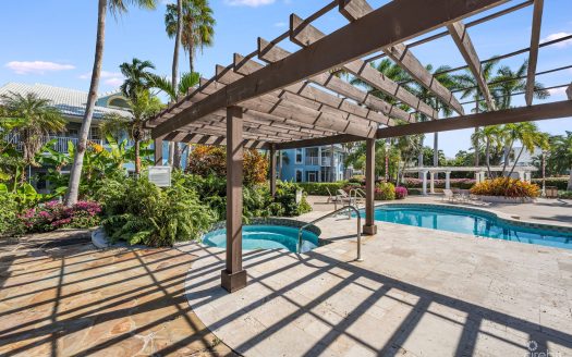 BRITANNIA REGENTS COURT | 4-BED TWO-STOREY HOME IN SMB CORRIDOR