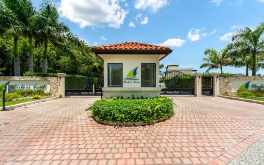 LARGE HARBOUR REACH LOT