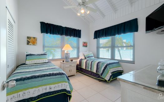 2 BED CONDO SEVEN MILE BEACH VILLAS OF THE GALLEON