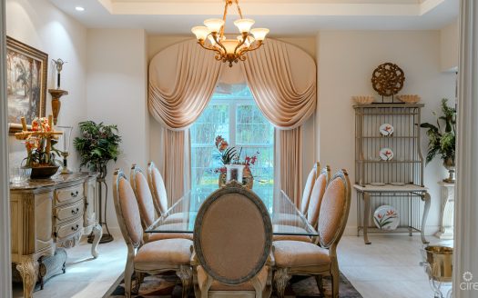 YACHT CLUB CANAL FRONT HOME 3 BED