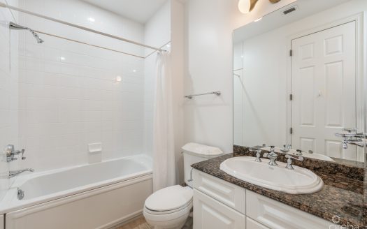 THE PINNACLE VILLA 20 WITH GARAGE