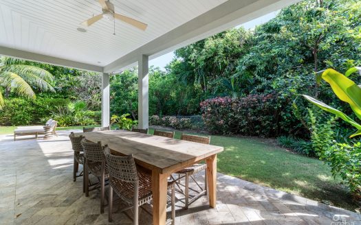 TIMELESS DESIGNER SOUTH SOUND HOME WITH POOL AND GUEST COTTAGE