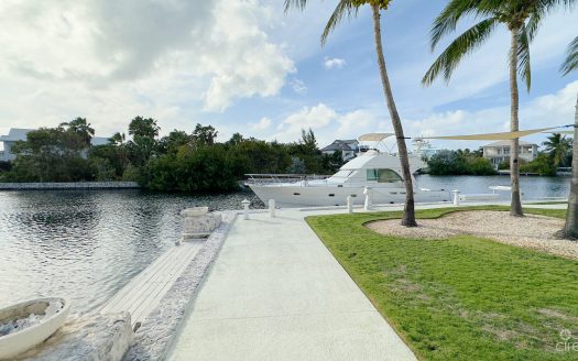 YACHT CLUB CANAL FRONT HOME