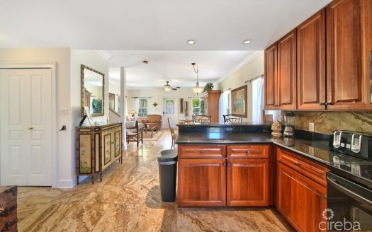 SEACLIFF YELLOW LOCATED IN COTTAGE