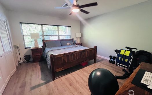 PALM SPRINGS SPACIOUS ONE BED – RARE FIND