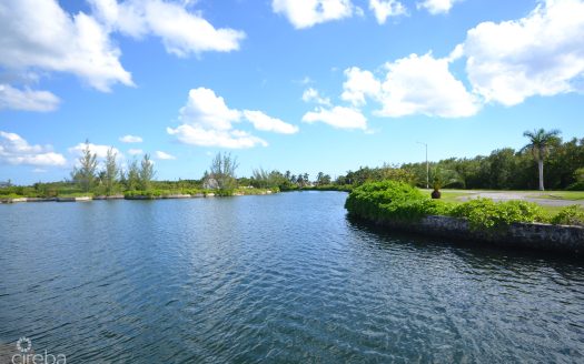 MANGROVE POINT CANALFRONT LOT