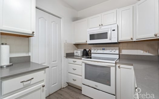 FOUNTAIN COURT 3 BED PLUS DEN