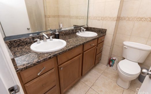 LOWER VALLEY LUXURY TOWNHOUSE