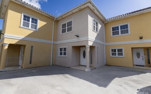 LOWER VALLEY LUXURY TOWNHOUSE