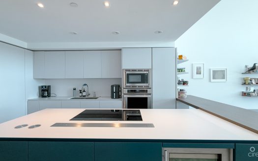 TIDES BEACHFRONT RESIDENCE