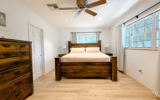 WEST BAY FAMILY HOME WITH POOL