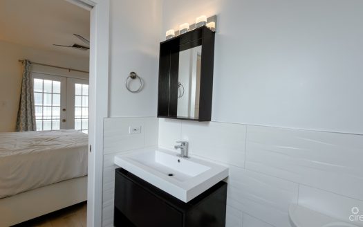 MEADOWS 2 BED TOWNHOUSE WEST BAY