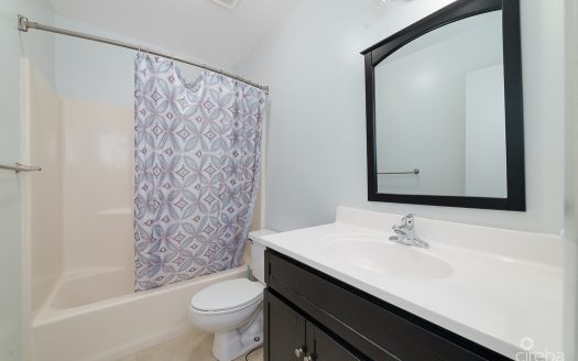 PALM SPRINGS SPACIOUS ONE BED – RARE FIND