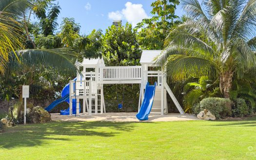 AURA 3 BED CORNER CONDO