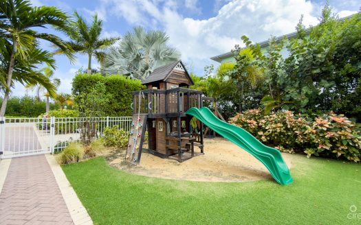 THE SHORES CANAL FRONT HOME