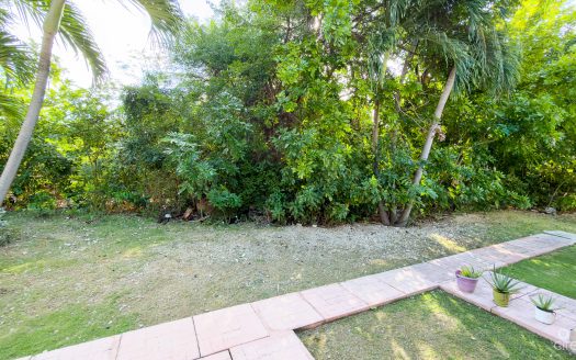 CREST PALMS TOWNHOUSE