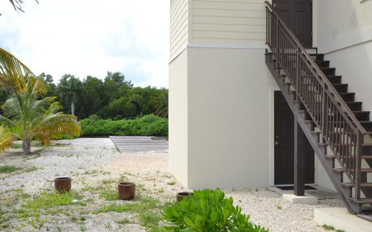 “THE BOATHOUSE” MANGROVE POINT 2 BEDROOM COTTAGE WITH BOAT SLIP