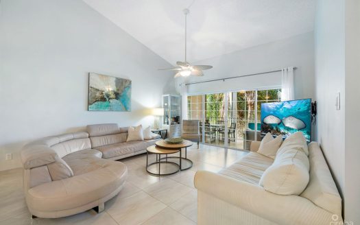 BRITANNIA LIONS COURT 322, SEVEN MILE BEACH CORRIDOR