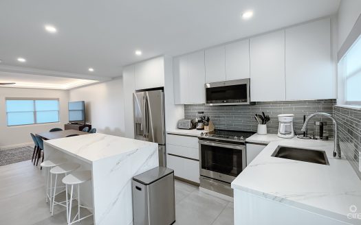 PLANTATION VILLAGE SEVEN MILE BEACH