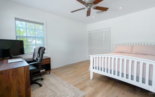 WEST BAY FAMILY HOME WITH POOL