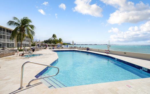 DISCOVERY POINT CLUB BEACHFRONT