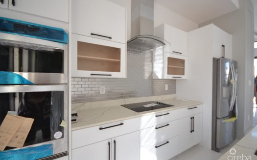 BLOOMBURY VILLAS BRAND NEW!