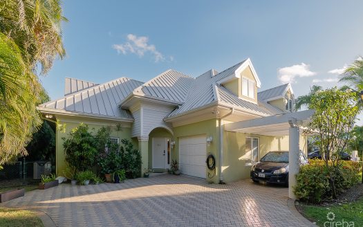 FULLY RENOVATED SAVANNAH GRAND 4 BEDROOM FAMILY HOME