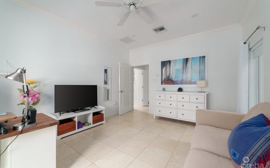 FULLY RENOVATED SAVANNAH GRAND 4 BEDROOM FAMILY HOME