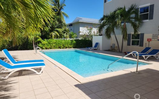 VILLA ROYALE W/STUDIO