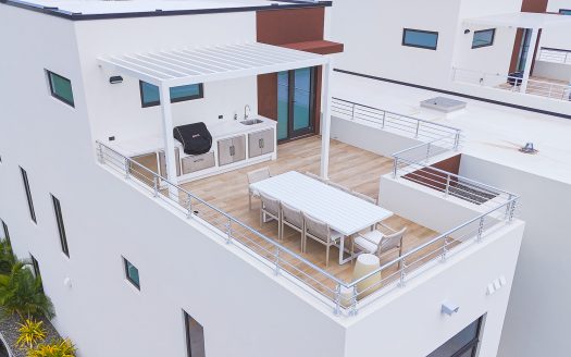 SALT AIR – 4 BED TOWNHOUSE THE SHORES