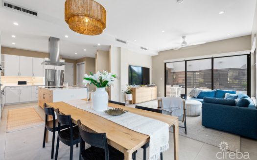 BLUE PALMS 3, WEST BAY END UNIT