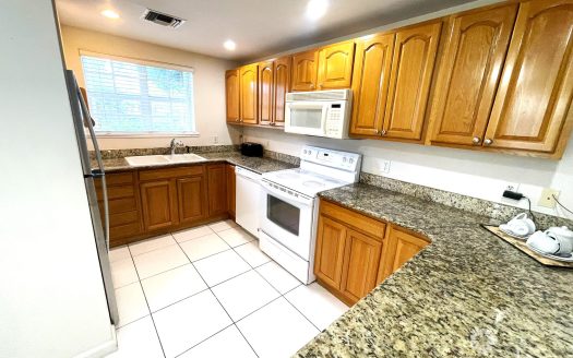 2 BED 2.5 BATH END UNIT – HOPE SPRINGS – GEORGE TOWN
