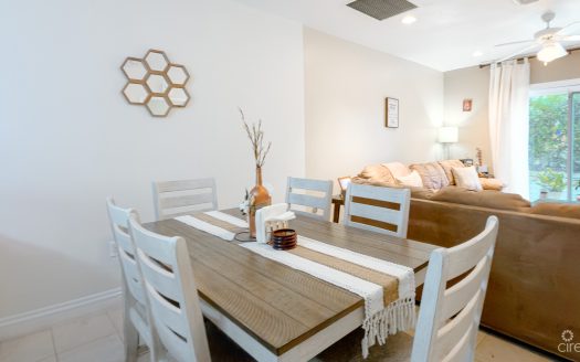 LAKE WILLOW 3 BED FAMILY HOME