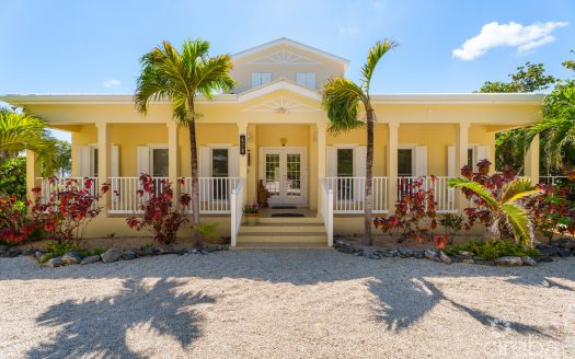SOUTHSIDE HOME AND BLUFFSIDE COTTAGE SOUTHSIDE HOME AND BLUFFSIDE COTTAGE