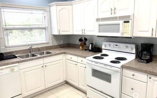 OCEAN POINTE VILLAS #10, OCEANFRONT WEST BAY