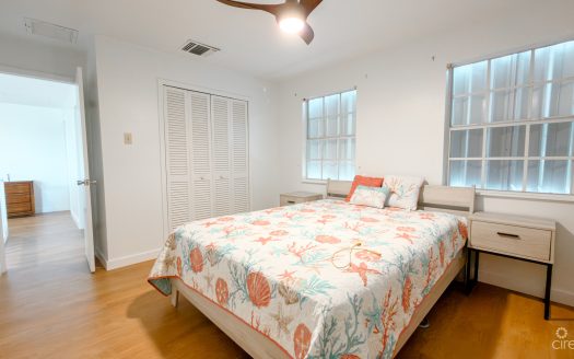 TWINFLOWERS DOUBLE PARCEL RESIDENCE