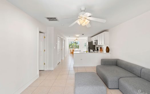 CAYMAN ESCAPE #7 CANALFRONT WITH DOCK